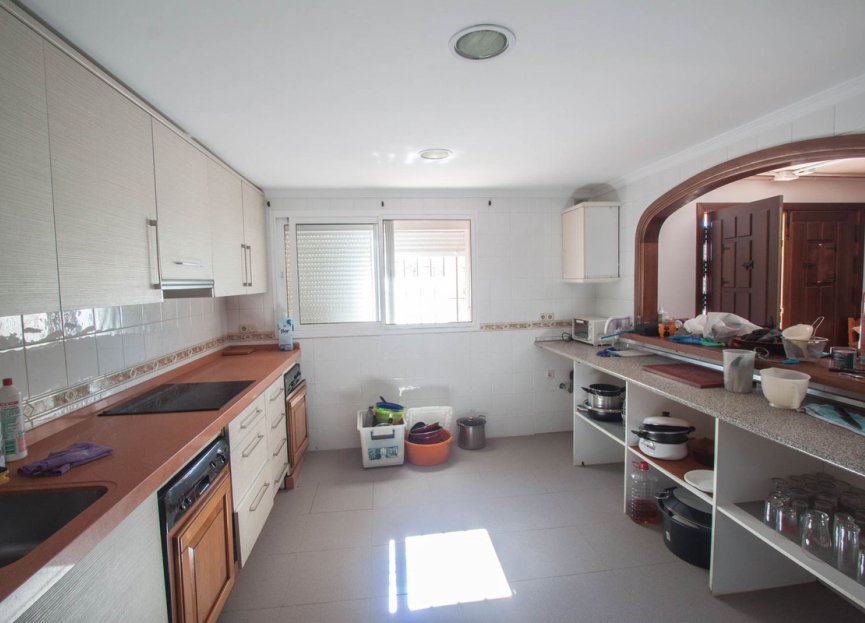 Resale - House - Finca - Cortijo - Estepona - Estepona Centro