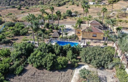 Resale - House - Finca - Cortijo - Estepona - Estepona Centro