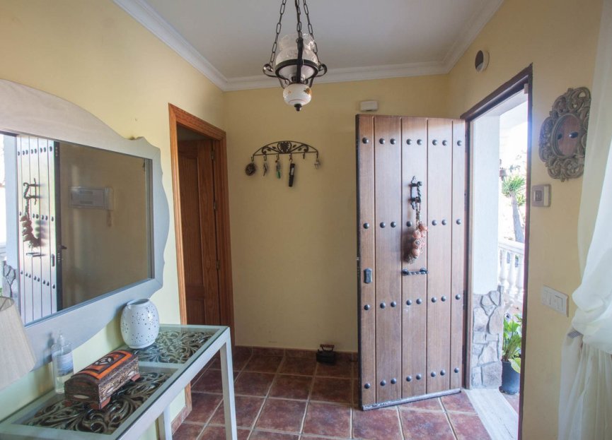 Resale - House - Finca - Cortijo - Estepona - Estepona Centro