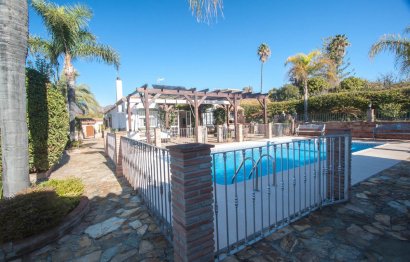 Resale - House - Finca - Cortijo - Estepona - Estepona Centro