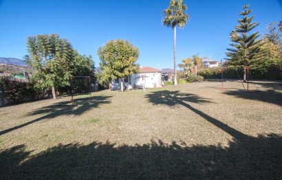 Resale - House - Finca - Cortijo - Estepona - Estepona Centro