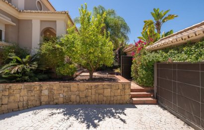 Resale - House - Detached Villa - Marbella - Puerto Banús