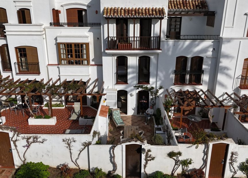 Resale - House - Townhouse - Estepona - Estepona Centro