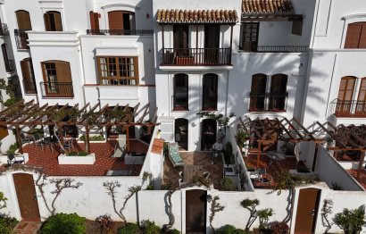 Resale - House - Townhouse - Estepona - Estepona Centro