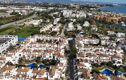 Resale - House - Townhouse - Estepona - Estepona Centro