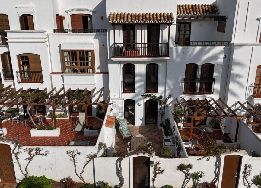 Resale - House - Townhouse - Estepona - Estepona Centro