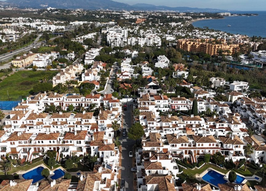 Resale - House - Townhouse - Estepona - Estepona Centro