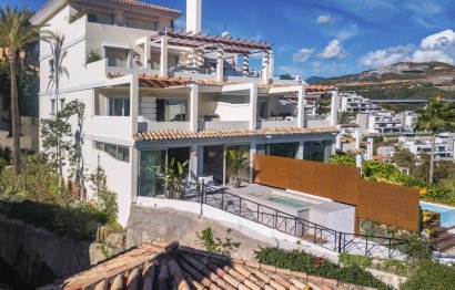 Resale - Apartment - Ground Floor Apartment - Marbella - Nueva Andalucia