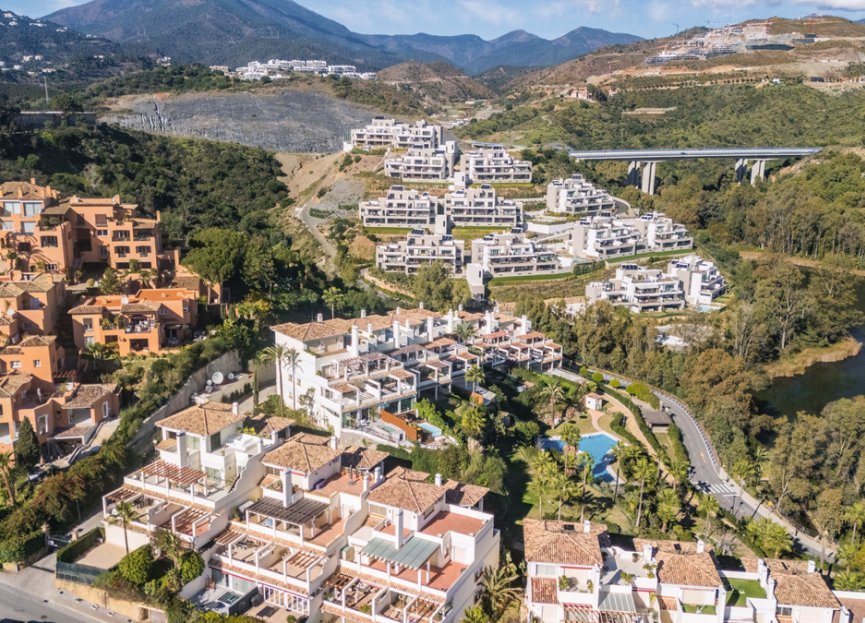 Resale - Apartment - Ground Floor Apartment - Marbella - Nueva Andalucia