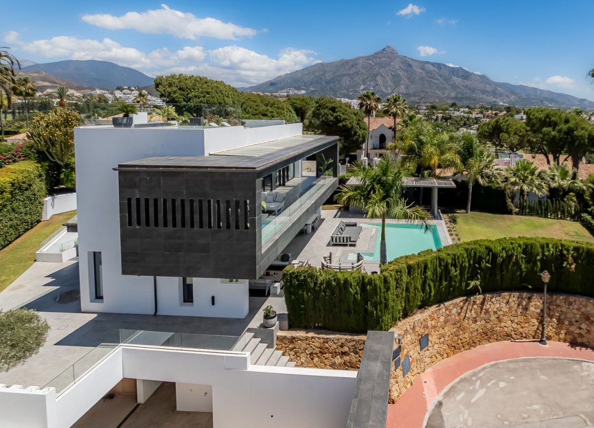 Resale - House - Detached Villa - Marbella - Nueva Andalucia