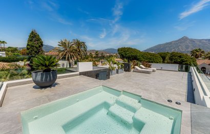 Resale - House - Detached Villa - Marbella - Nueva Andalucia