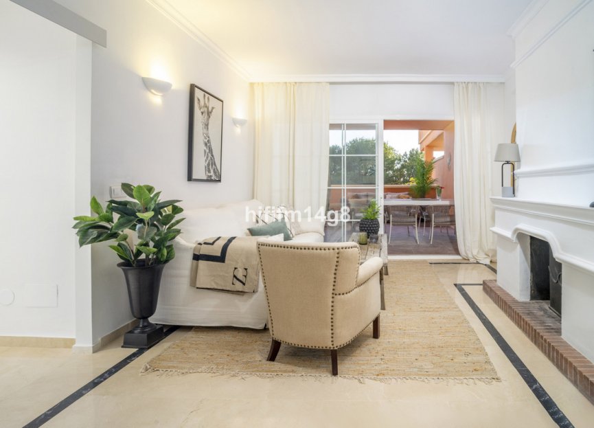 Resale - Apartment - Middle Floor Apartment - Marbella - Nueva Andalucia