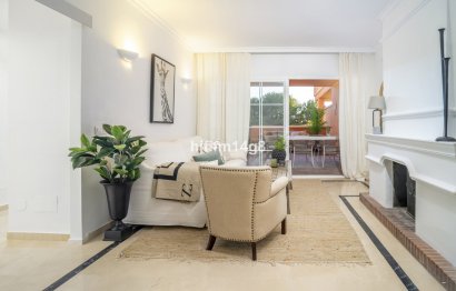 Resale - Apartment - Middle Floor Apartment - Marbella - Nueva Andalucia