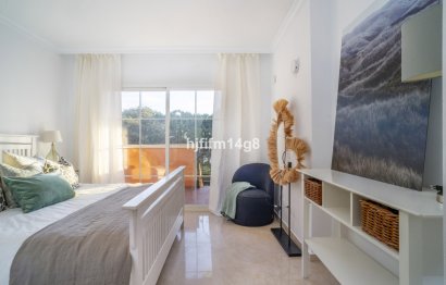 Resale - Apartment - Middle Floor Apartment - Marbella - Nueva Andalucia