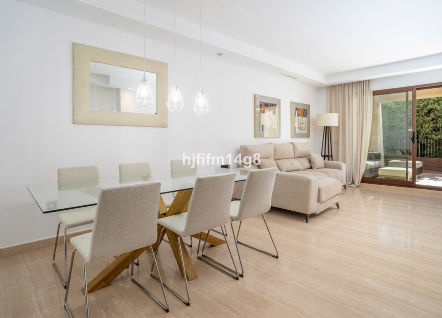 Resale - Apartment - Ground Floor Apartment - Marbella - Nueva Andalucia