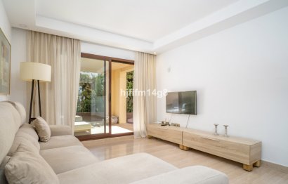 Resale - Apartment - Ground Floor Apartment - Marbella - Nueva Andalucia