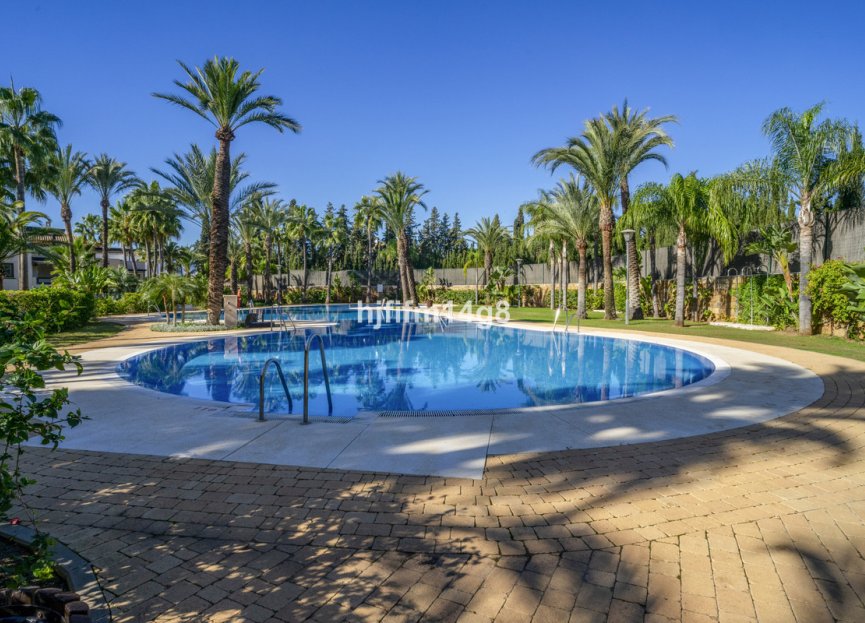 Resale - Apartment - Ground Floor Apartment - Marbella - Nueva Andalucia