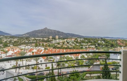 Resale - Apartment - Middle Floor Apartment - Marbella - Nueva Andalucia