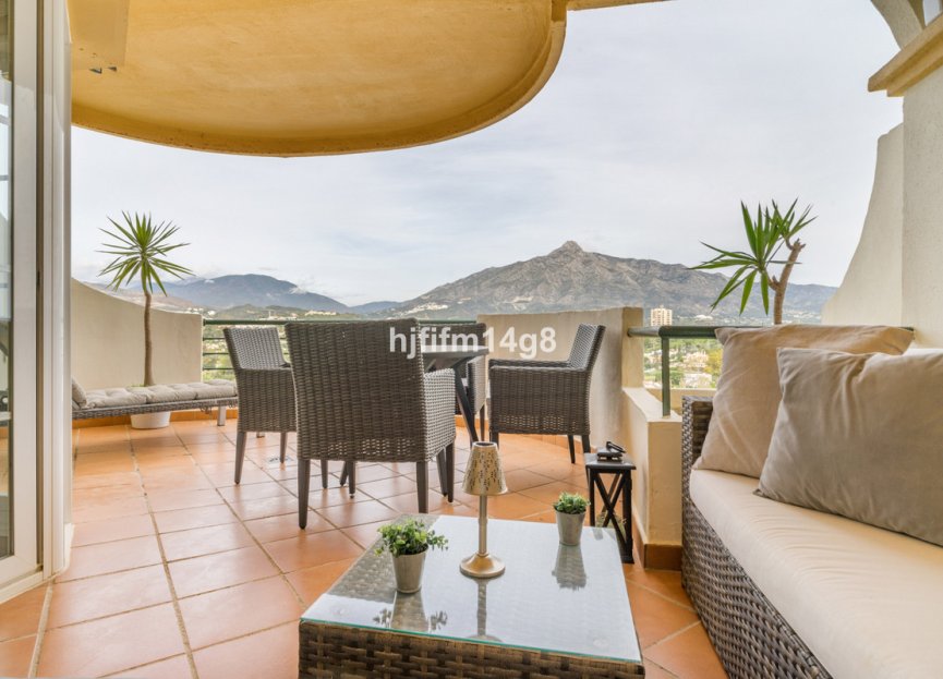 Resale - Apartment - Middle Floor Apartment - Marbella - Nueva Andalucia