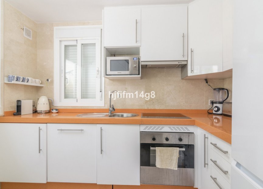 Resale - Apartment - Ground Floor Apartment - Marbella - Nueva Andalucia