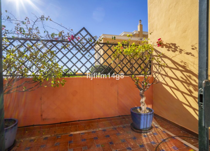 Resale - House - Townhouse - Marbella - Nueva Andalucia