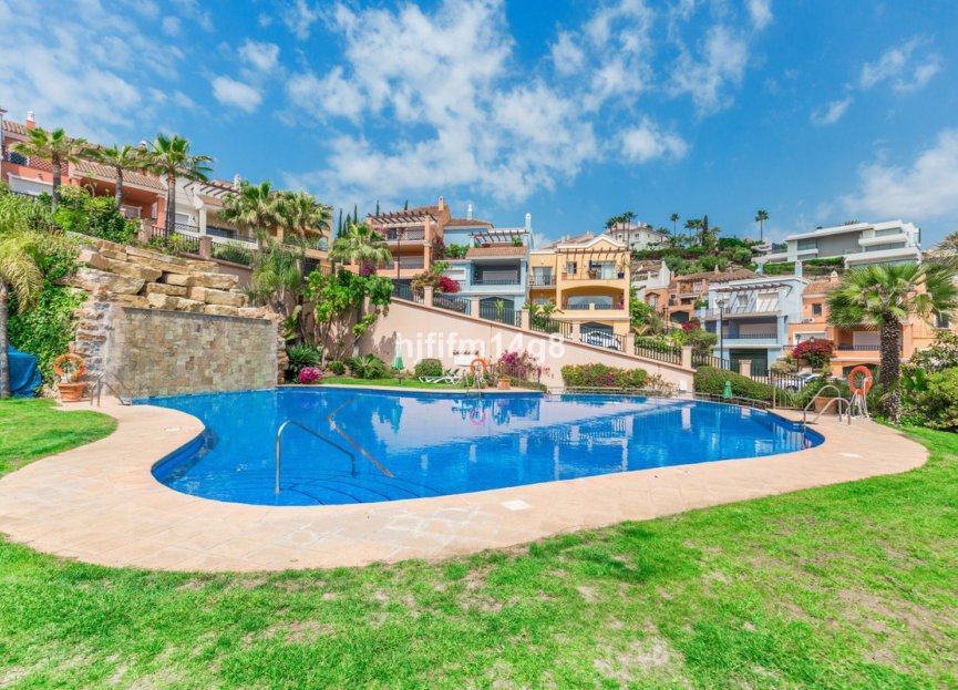 Resale - House - Townhouse - Marbella - Nueva Andalucia