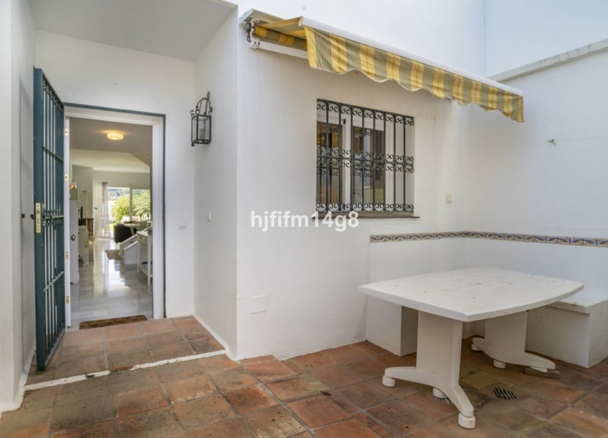 Resale - House - Townhouse - Marbella - Nueva Andalucia