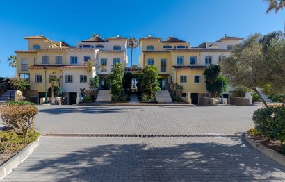 Resale - House - Townhouse - Estepona - Estepona Centro