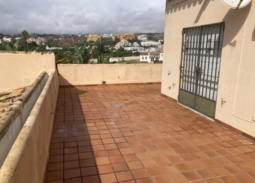 Resale - House - Detached Villa - Estepona - Selwo