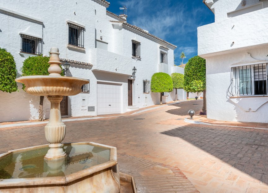 Resale - House - Townhouse - Marbella