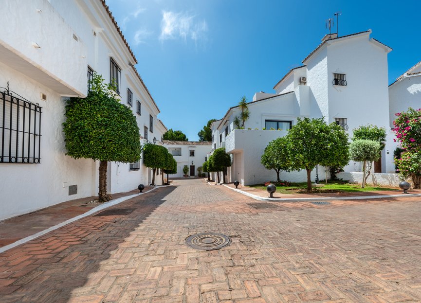 Resale - House - Townhouse - Marbella