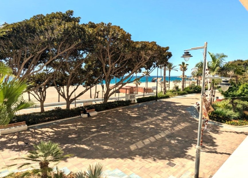 Resale - Apartment - Middle Floor Apartment - Estepona - Estepona Centro