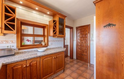 Resale - House - Detached Villa - Benalmádena - Benalmadena Costa