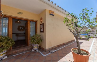 Resale - House - Detached Villa - Benalmádena - Benalmadena Costa