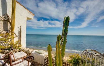 Resale - House - Detached Villa - Estepona - Estepona Centro