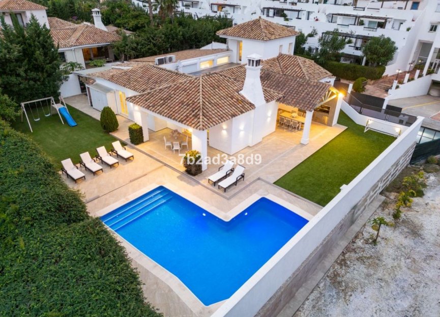 Resale - House - Detached Villa - Estepona - New Golden Mile