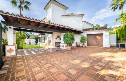 Resale - House - Detached Villa - Benahavís - La Quinta