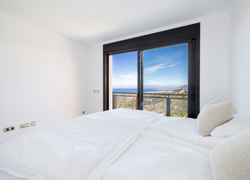 Resale - Apartment - Penthouse - Marbella - Altos de los Monteros