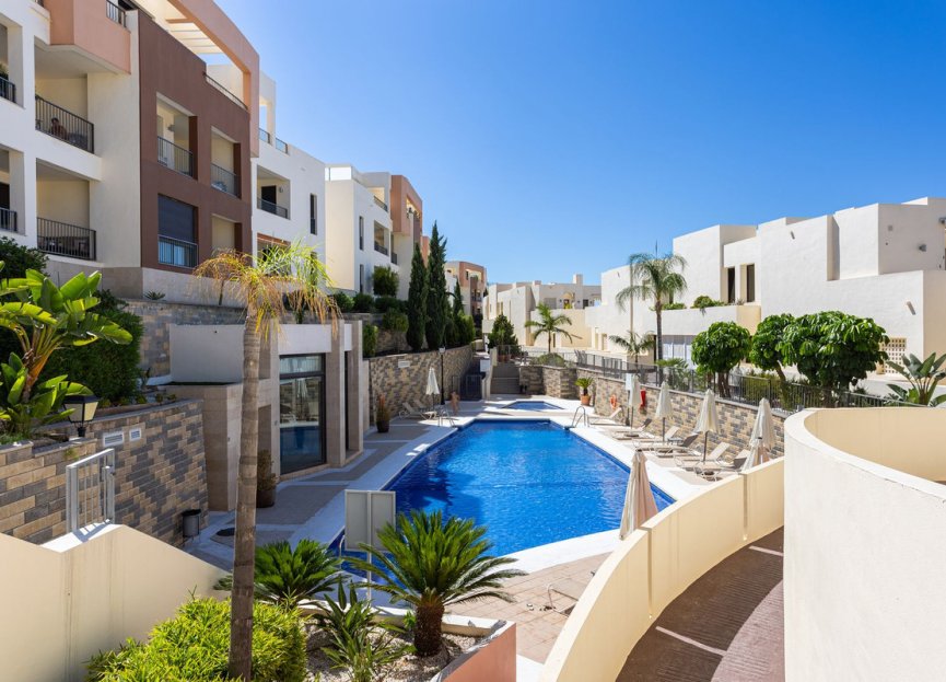 Resale - Apartment - Penthouse - Marbella - Altos de los Monteros