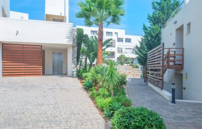 Resale - Apartment - Ground Floor Apartment - Marbella - Altos de los Monteros