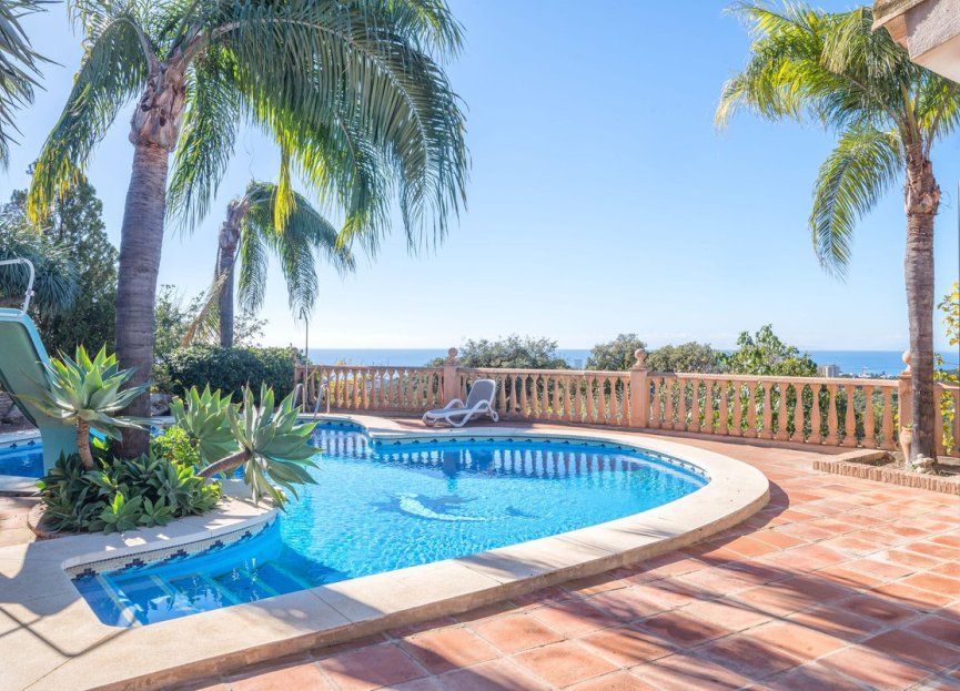 Resale - House - Detached Villa - Marbella - Altos de los Monteros