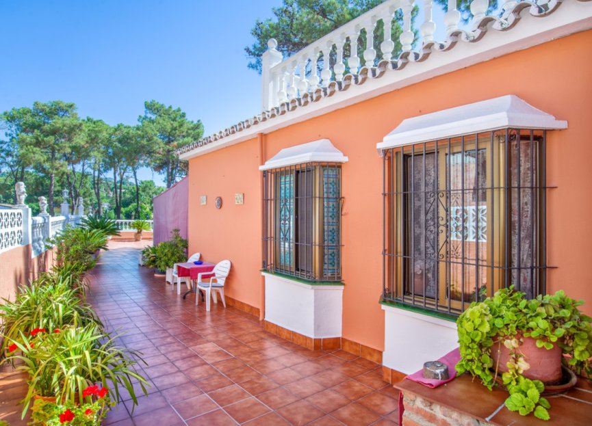 Resale - House - Detached Villa - Marbella - Marbesa