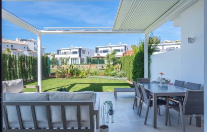 Resale - House - Semi-Detached House - Estepona - Selwo