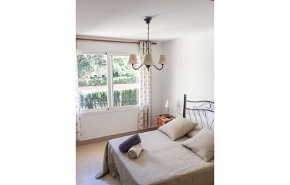 Resale - Apartment - Middle Floor Apartment - Marbella - Elviria