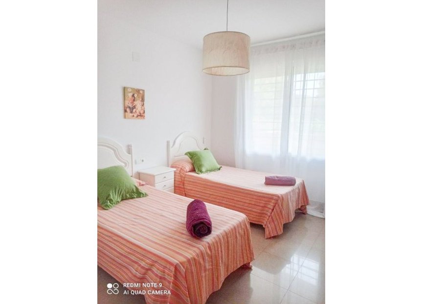 Resale - Apartment - Middle Floor Apartment - Marbella - Elviria