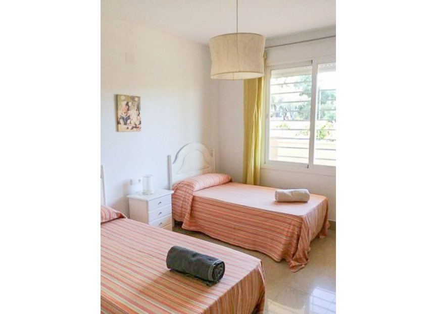 Resale - Apartment - Middle Floor Apartment - Marbella - Elviria