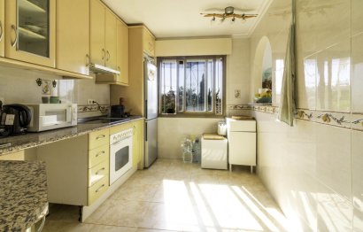 Resale - House - Detached Villa - Marbella - Elviria