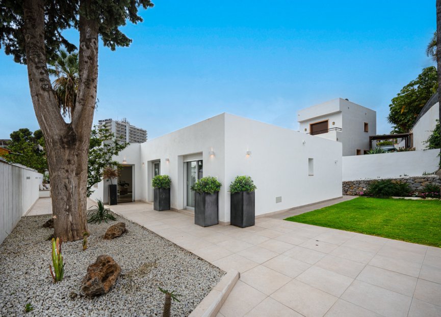 Resale - House - Detached Villa - Marbella - Nueva Andalucia