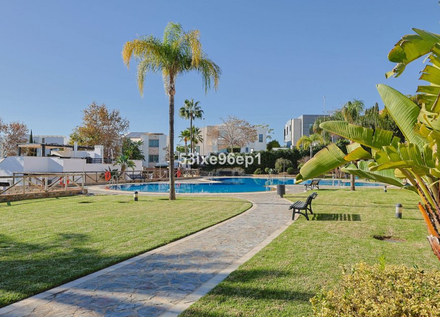 Reventa - House - Semi-Detached House - Marbella - Santa Clara