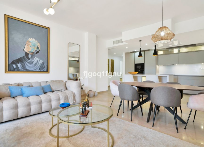 Resale - Apartment - Middle Floor Apartment - Marbella - Puerto Banús